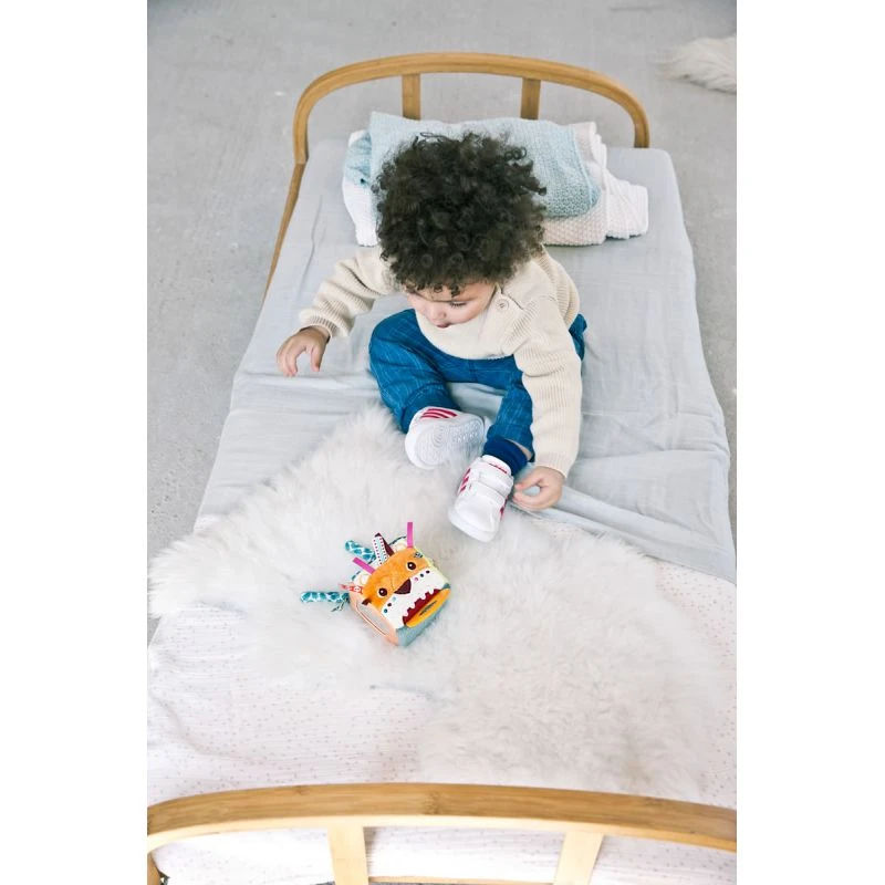 Lilliputiens Cube Multi Activités - Jack Le Lion 10 Lilliputiens Cube Multi Activités - Jack Le Lion – Image 8